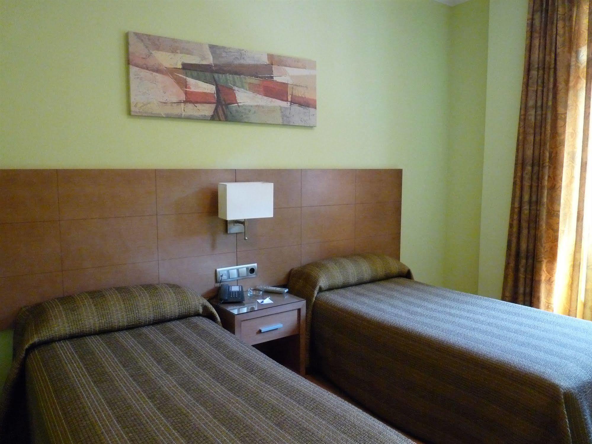 מדריד Hotel 4C Puerta Europa מראה חיצוני תמונה
