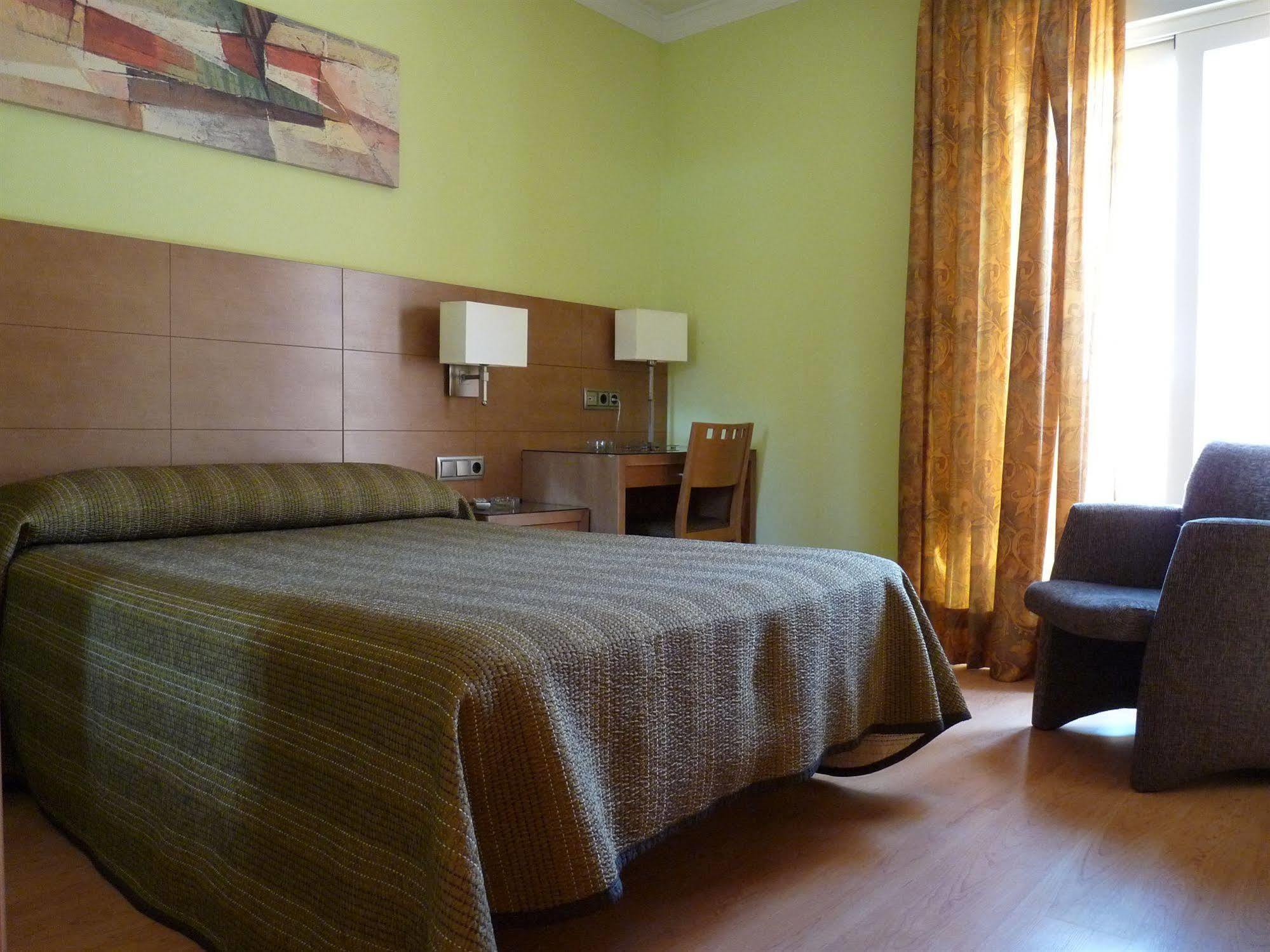 מדריד Hotel 4C Puerta Europa מראה חיצוני תמונה