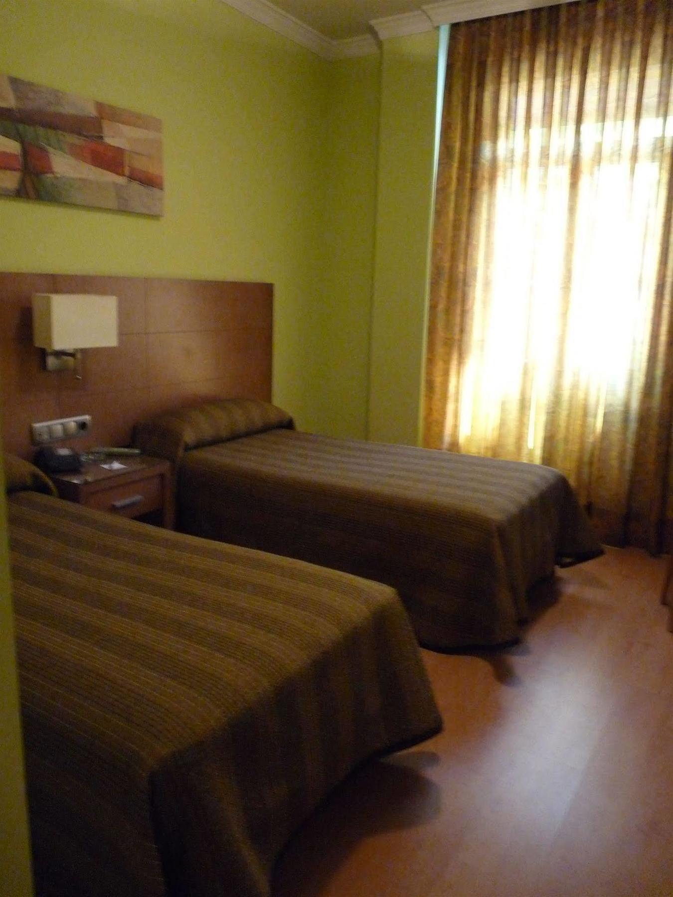 מדריד Hotel 4C Puerta Europa מראה חיצוני תמונה