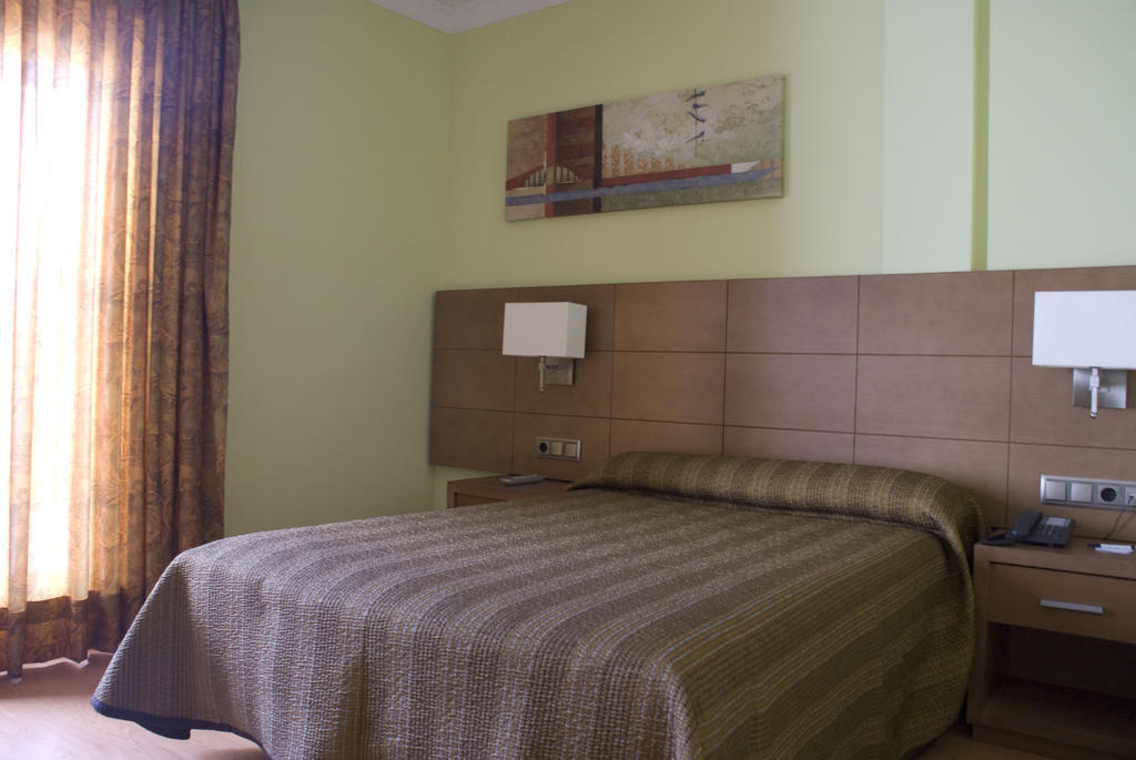 מדריד Hotel 4C Puerta Europa מראה חיצוני תמונה
